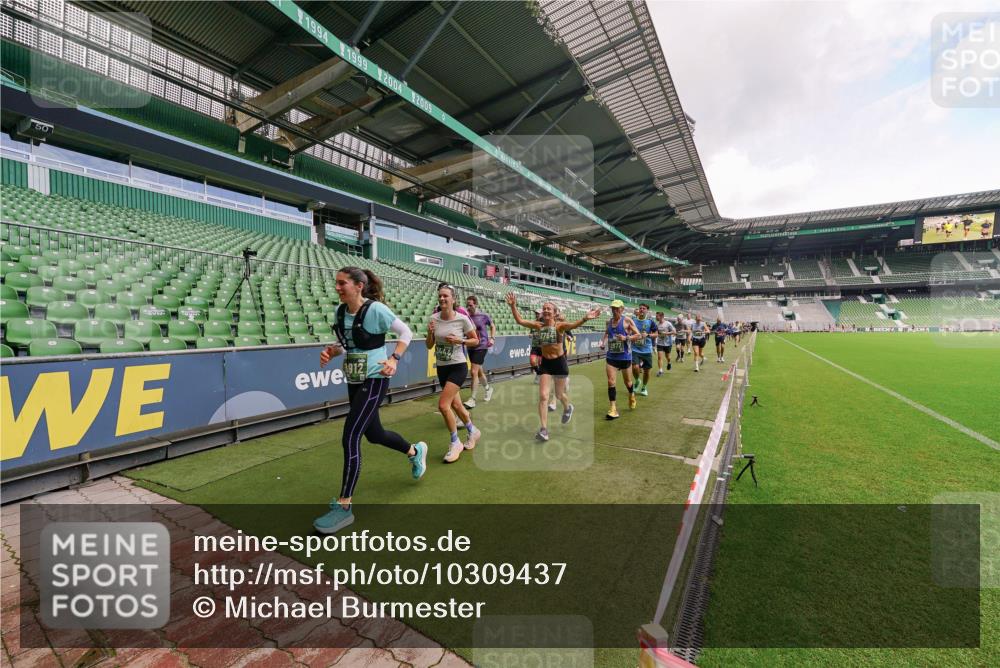 13.09.2026 - 21. swb-Marathon Bremen Michael Burmester http://msf.ph/oto/10309437 13.09.2026 13:05:56 Laufen im Stadion 109, 178, 217, 244, 287, 303, 310, 323, 372, 394, 430, 454, 536, 565, 578, 613, 647, 784, 891, 900, 1073, 1083, 1205, 1239, 1243, 1274, 1307, 1308, 1365, 1373, 1380, 1437, 1456, 1533, 1545, 1574, 1581, 1627, 1656, 1687, 1780, 1823, 1848, 1909, 1914, 1932, 1941, 2023, 2076, 2089, 2126, 2241, 2244, 2265, 2275, 2301, 2310, 2355, 2356, 2393, 2430, 2452, 2464, 2602, 2707, 2723, 2742, 2764, 2867, 2902, 2910, 2919, 2957, 2959, 2985, 3030, 3055, 3217, 3278, 3320, 3343, 3419, 3444, 3485 meine-sportfotos.de