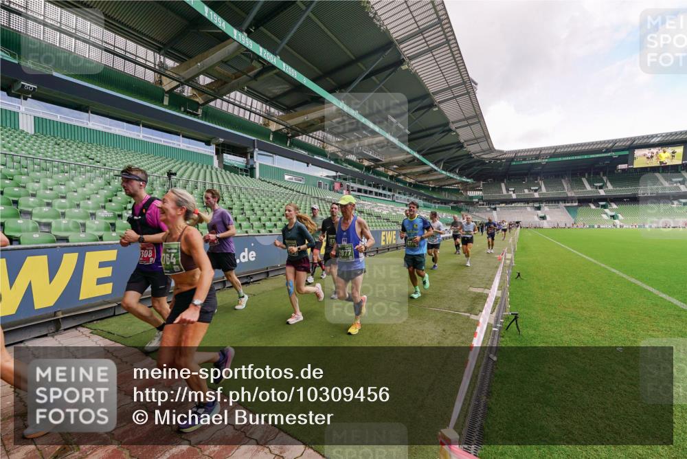 13.09.2026 - 21. swb-Marathon Bremen Michael Burmester http://msf.ph/oto/10309456 13.09.2026 13:05:58 Laufen im Stadion 109, 178, 217, 244, 287, 303, 310, 323, 372, 394, 430, 454, 536, 578, 613, 647, 784, 831, 891, 900, 1073, 1083, 1205, 1239, 1243, 1274, 1307, 1308, 1365, 1380, 1437, 1456, 1533, 1545, 1574, 1581, 1627, 1656, 1687, 1780, 1823, 1848, 1909, 1914, 1932, 1941, 2023, 2076, 2089, 2126, 2241, 2244, 2265, 2275, 2301, 2310, 2355, 2356, 2393, 2430, 2452, 2464, 2602, 2707, 2723, 2742, 2764, 2867, 2902, 2910, 2919, 2957, 2959, 2985, 3030, 3055, 3278, 3320, 3343, 3444, 3485 meine-sportfotos.de