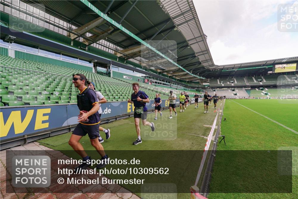 13.09.2026 - 21. swb-Marathon Bremen Michael Burmester http://msf.ph/oto/10309562 13.09.2026 13:06:14 Laufen im Stadion 109, 178, 217, 244, 287, 303, 310, 323, 372, 394, 430, 454, 536, 578, 613, 647, 784, 831, 891, 900, 1073, 1083, 1205, 1239, 1243, 1274, 1307, 1308, 1365, 1369, 1380, 1437, 1533, 1545, 1574, 1581, 1627, 1656, 1780, 1823, 1848, 1871, 1909, 1914, 1932, 1941, 2023, 2076, 2089, 2090, 2126, 2241, 2244, 2265, 2275, 2301, 2310, 2355, 2356, 2393, 2440, 2464, 2602, 2699, 2707, 2723, 2742, 2764, 2818, 2902, 2959, 2985, 3030, 3055, 3278, 3320, 3343, 3444, 3485 meine-sportfotos.de