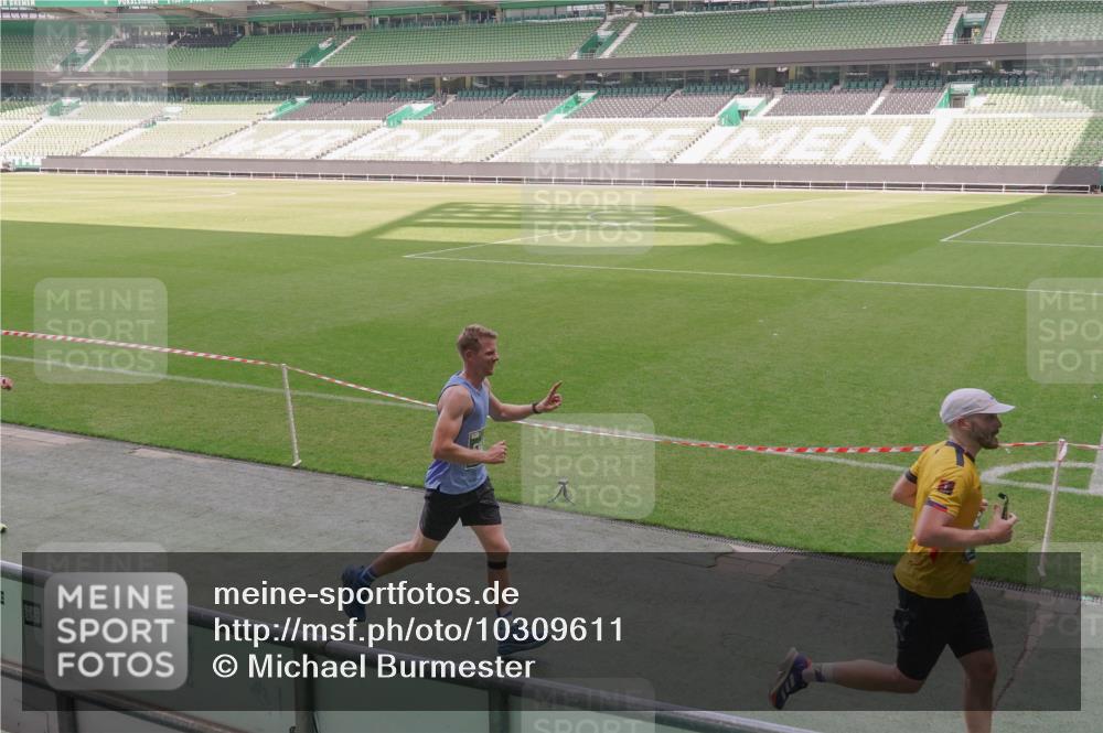 13.09.2026 - 21. swb-Marathon Bremen Michael Burmester http://msf.ph/oto/10309611 13.09.2026 12:43:07 Laufen im Stadion 439, 749, 819, 1009, 1223, 1224, 1372, 1562, 1619, 1667, 1712, 1745, 1850, 1862, 1879, 1921, 2094, 2207, 2651, 2683, 3251, 3368, 3500, 3584, 3688, 4096, 4847, 4904, 5143, 5199, 5316, 5601, 5663, 5672, 5776, 5828, 6359, 6579, 6929, 6991, 7141, 7170, 7841, 7950, 8311, 8383, 8394, 8689, 8749, 8850, 8994, 9120, 9153, 9200, 9233, 9533, 9849, 277, 453, 807, 862, 901, 1248, 1320, 1323, 1472, 1576, 1587, 1717, 1751, 1911, 5160, 5163, 5912 meine-sportfotos.de