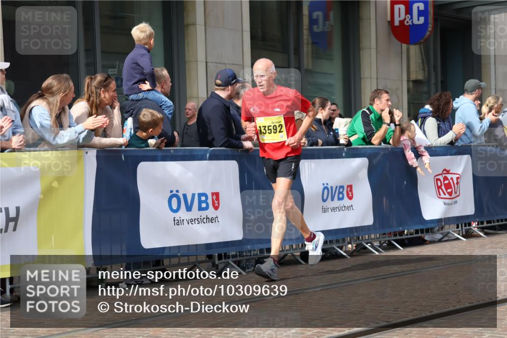 13.09.2026 - 21. swb-Marathon Bremen Strokosch-Dieckow http://msf.ph/oto/10309639 13.09.2026 10:54:46 Ziel 10555, 10646, 10901, 11001, 11014, 11620, 11631, 11860, 11889, 11908, 11910, 11976, 12201, 12313, 12549, 13592, 10067, 10146, 10410, 10589, 10608, 10704, 10765, 11039, 11040, 11174, 11389, 11569, 11593, 11874, 12038, 12265, 12328, 12467, 12519, 12800, 13526 meine-sportfotos.de