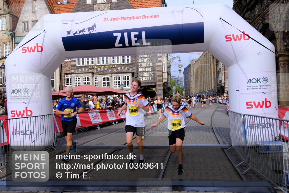 13.09.2026 - 21. swb-Marathon Bremen Tim E. http://msf.ph/oto/10309641 13.09.2026 10:52:46 Ziel 10761, 10812, 10958, 11109, 11350, 11604, 11605, 11610, 11669, 12319, 12361, 12439, 12533 meine-sportfotos.de