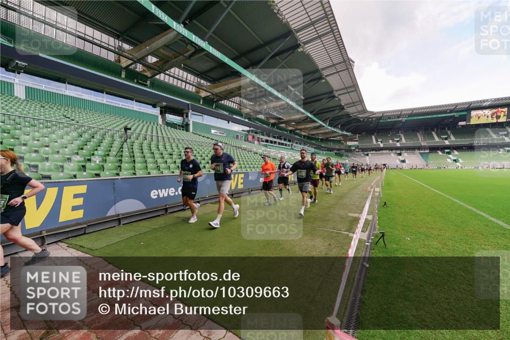13.09.2026 - 21. swb-Marathon Bremen Michael Burmester http://msf.ph/oto/10309663 13.09.2026 13:06:27 Laufen im Stadion 109, 156, 217, 244, 287, 303, 310, 323, 372, 394, 430, 454, 536, 578, 613, 647, 716, 784, 831, 834, 891, 900, 922, 1073, 1083, 1205, 1243, 1274, 1308, 1365, 1369, 1380, 1437, 1533, 1545, 1574, 1581, 1627, 1823, 1848, 1871, 1909, 1914, 1926, 1932, 1938, 2076, 2089, 2090, 2126, 2219, 2241, 2244, 2265, 2275, 2301, 2310, 2318, 2355, 2356, 2393, 2440, 2464, 2602, 2699, 2707, 2721, 2742, 2764, 2818, 2902, 2911, 2959, 2960, 2985, 3030, 3055, 3278, 3444, 3485 meine-sportfotos.de