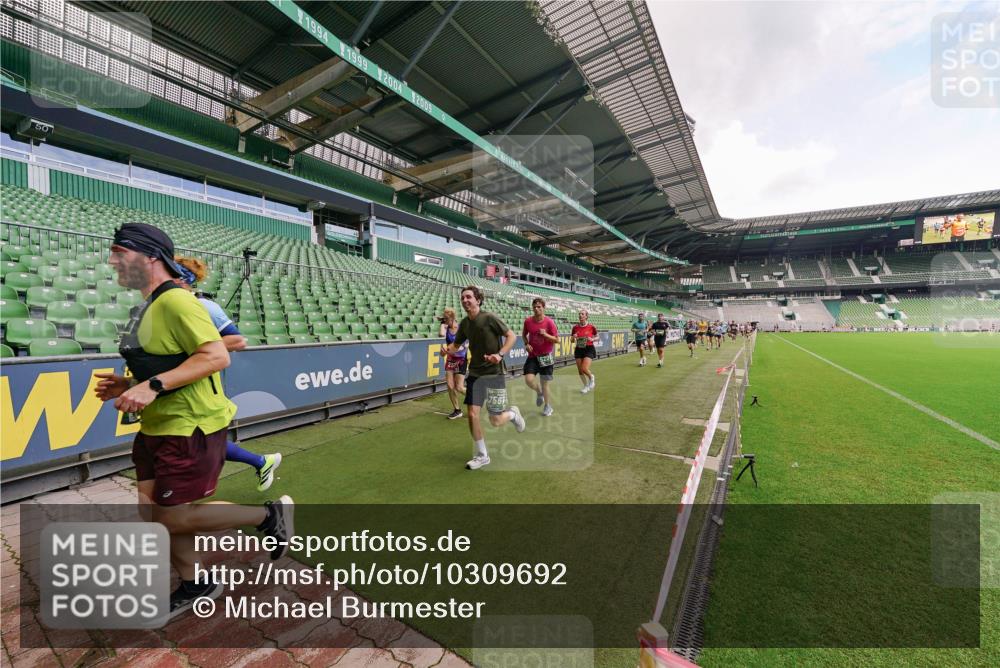 13.09.2026 - 21. swb-Marathon Bremen Michael Burmester http://msf.ph/oto/10309692 13.09.2026 13:06:30 Laufen im Stadion 109, 132, 156, 217, 244, 287, 303, 310, 323, 372, 394, 430, 454, 536, 578, 613, 647, 716, 784, 831, 834, 891, 900, 922, 1073, 1083, 1205, 1243, 1274, 1308, 1365, 1369, 1380, 1437, 1533, 1545, 1574, 1581, 1823, 1848, 1871, 1909, 1914, 1926, 1938, 2076, 2089, 2090, 2219, 2241, 2244, 2265, 2275, 2301, 2310, 2318, 2355, 2356, 2393, 2440, 2464, 2602, 2699, 2707, 2721, 2742, 2764, 2818, 2902, 2911, 2960, 2985, 3030, 3055, 3278, 3444, 3485 meine-sportfotos.de