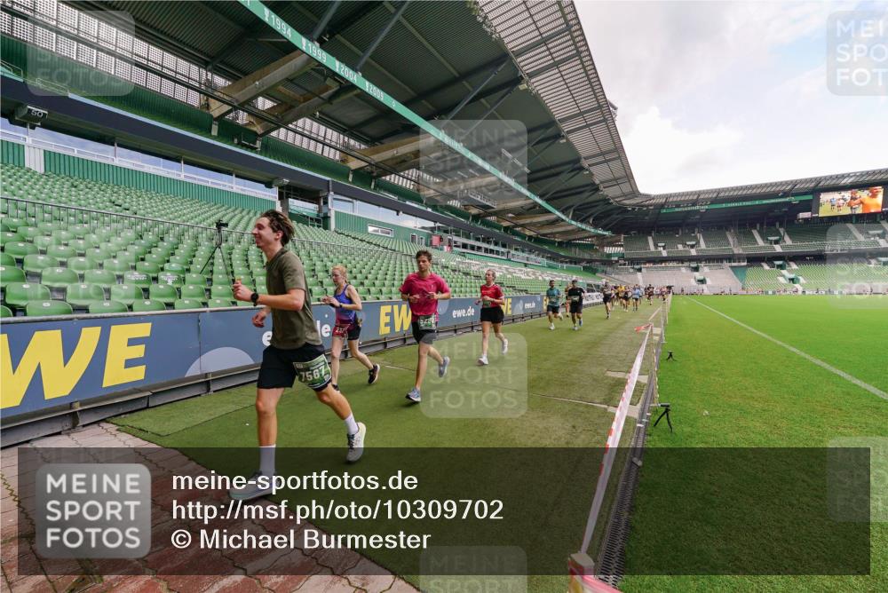 13.09.2026 - 21. swb-Marathon Bremen Michael Burmester http://msf.ph/oto/10309702 13.09.2026 13:06:30 Laufen im Stadion 109, 132, 156, 217, 244, 287, 303, 310, 323, 372, 394, 430, 454, 536, 578, 613, 647, 716, 784, 831, 834, 891, 900, 922, 1073, 1083, 1205, 1243, 1274, 1308, 1365, 1369, 1380, 1437, 1533, 1545, 1574, 1581, 1823, 1848, 1871, 1909, 1914, 1926, 1938, 2076, 2089, 2090, 2219, 2241, 2244, 2265, 2275, 2301, 2310, 2318, 2355, 2356, 2393, 2440, 2464, 2602, 2699, 2707, 2721, 2742, 2764, 2818, 2902, 2911, 2960, 2985, 3030, 3055, 3278, 3444, 3485 meine-sportfotos.de