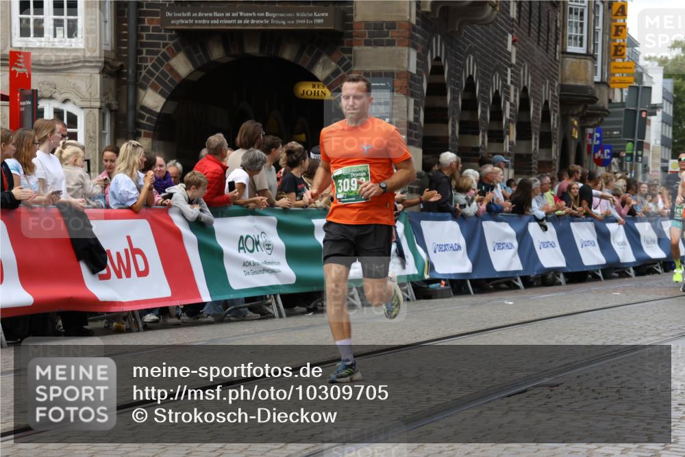 13.09.2026 - 21. swb-Marathon Bremen Strokosch-Dieckow http://msf.ph/oto/10309705 13.09.2026 13:03:34 Ziel 7206, 7478, 8028, 8756, 9200, 1090, 1587, 5024, 5143, 5719, 6973, 8096 meine-sportfotos.de