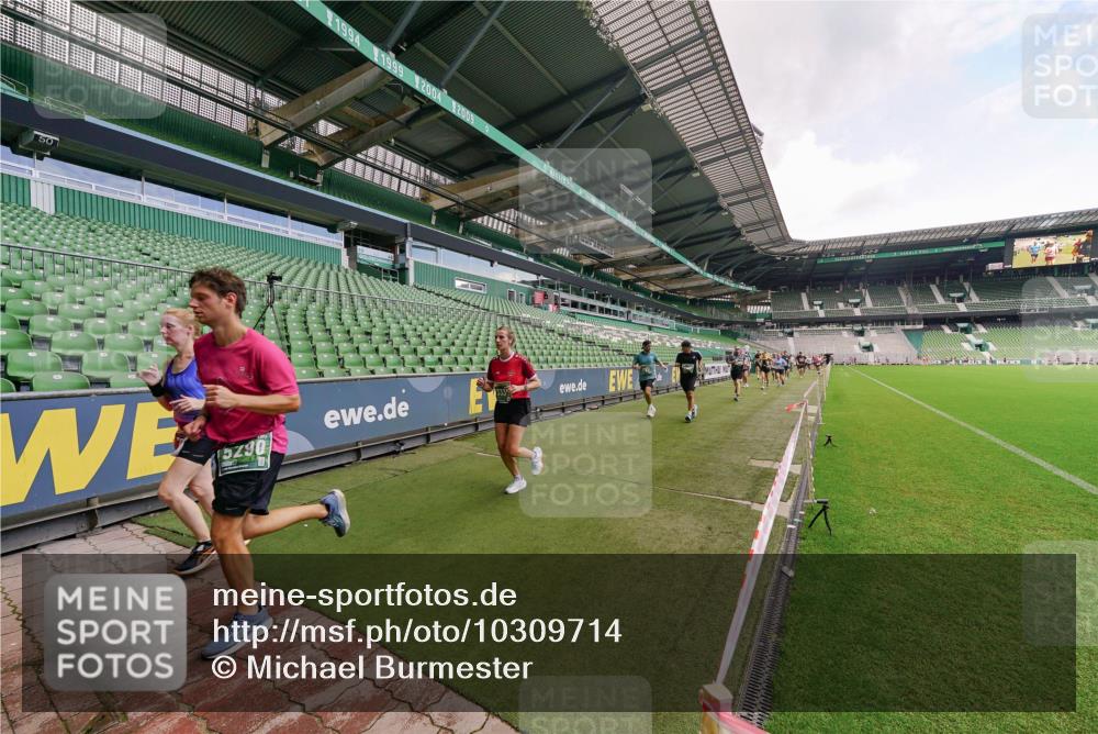 13.09.2026 - 21. swb-Marathon Bremen Michael Burmester http://msf.ph/oto/10309714 13.09.2026 13:06:31 Laufen im Stadion 109, 132, 156, 217, 244, 287, 303, 310, 323, 372, 394, 430, 454, 536, 578, 613, 647, 716, 784, 831, 834, 891, 900, 922, 1073, 1083, 1205, 1243, 1274, 1308, 1365, 1369, 1380, 1437, 1533, 1545, 1574, 1581, 1823, 1848, 1871, 1909, 1926, 1938, 2076, 2089, 2090, 2219, 2241, 2244, 2265, 2275, 2301, 2310, 2318, 2355, 2356, 2393, 2440, 2464, 2602, 2699, 2707, 2721, 2731, 2742, 2764, 2818, 2902, 2911, 2960, 2985, 3030, 3055, 3278, 3444, 3485 meine-sportfotos.de