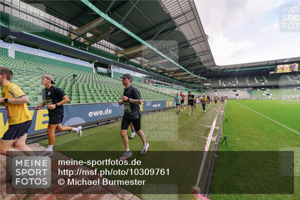 13.09.2026 - 21. swb-Marathon Bremen Michael Burmester http://msf.ph/oto/10309761 13.09.2026 13:06:41 Laufen im Stadion 109, 132, 156, 217, 244, 287, 303, 310, 323, 372, 394, 430, 454, 489, 578, 607, 613, 647, 716, 784, 831, 834, 846, 891, 900, 922, 1073, 1083, 1189, 1205, 1243, 1274, 1308, 1365, 1369, 1380, 1387, 1437, 1533, 1545, 1574, 1581, 1600, 1823, 1841, 1848, 1871, 1909, 1926, 1938, 2070, 2076, 2090, 2219, 2241, 2244, 2265, 2275, 2283, 2301, 2310, 2318, 2355, 2356, 2393, 2440, 2464, 2699, 2707, 2721, 2731, 2755, 2818, 2902, 2911, 2960, 3030, 3055, 3278, 3444, 3485 meine-sportfotos.de