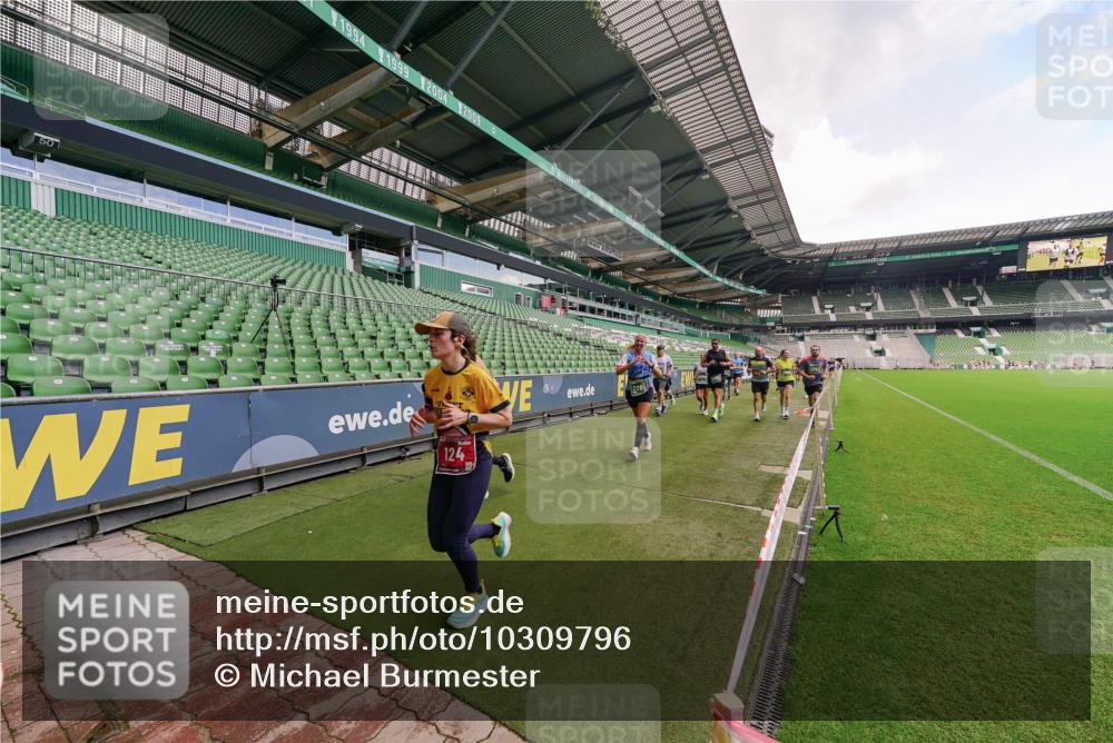 13.09.2026 - 21. swb-Marathon Bremen Michael Burmester http://msf.ph/oto/10309796 13.09.2026 13:06:46 Laufen im Stadion 109, 132, 156, 217, 244, 287, 303, 310, 372, 394, 430, 454, 489, 578, 607, 613, 682, 716, 784, 831, 834, 846, 891, 900, 922, 1083, 1189, 1205, 1274, 1308, 1365, 1369, 1380, 1387, 1437, 1533, 1545, 1574, 1581, 1600, 1823, 1841, 1848, 1854, 1871, 1909, 1926, 1938, 2070, 2076, 2090, 2219, 2244, 2265, 2275, 2283, 2301, 2310, 2318, 2355, 2356, 2393, 2440, 2464, 2699, 2707, 2721, 2731, 2755, 2818, 2902, 2911, 2960, 3055, 3444, 3485 meine-sportfotos.de