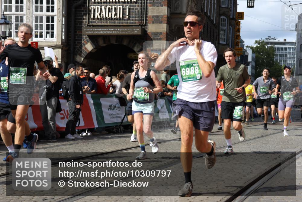 13.09.2026 - 21. swb-Marathon Bremen Strokosch-Dieckow http://msf.ph/oto/10309797 13.09.2026 13:30:33 Ziel 881, 1308, 1611, 1909, 1938, 2265, 2364, 2900, 4763, 5039, 5348, 5615, 6225, 6720, 6942, 6992, 6994, 7184, 7609, 7932, 7966, 8090, 8105, 8115, 8441, 8494, 9015, 9125, 9412, 9529, 800, 834, 1533, 1771, 1841, 1926, 1941, 2369, 2452, 2723, 2985, 4206, 4332, 4342, 4757, 4920, 5551, 5681, 5802, 5822, 6134, 6343, 6347, 6523, 7012, 7253, 7567, 7645, 9653, 9692, 9699, 9825, 13090 meine-sportfotos.de
