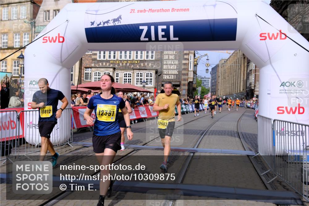 13.09.2026 - 21. swb-Marathon Bremen Tim E. http://msf.ph/oto/10309875 13.09.2026 10:52:49 Ziel 10193, 10761, 10812, 10906, 10958, 11109, 11144, 11350, 11362, 11604, 11605, 11669, 12361, 12439, 12533 meine-sportfotos.de