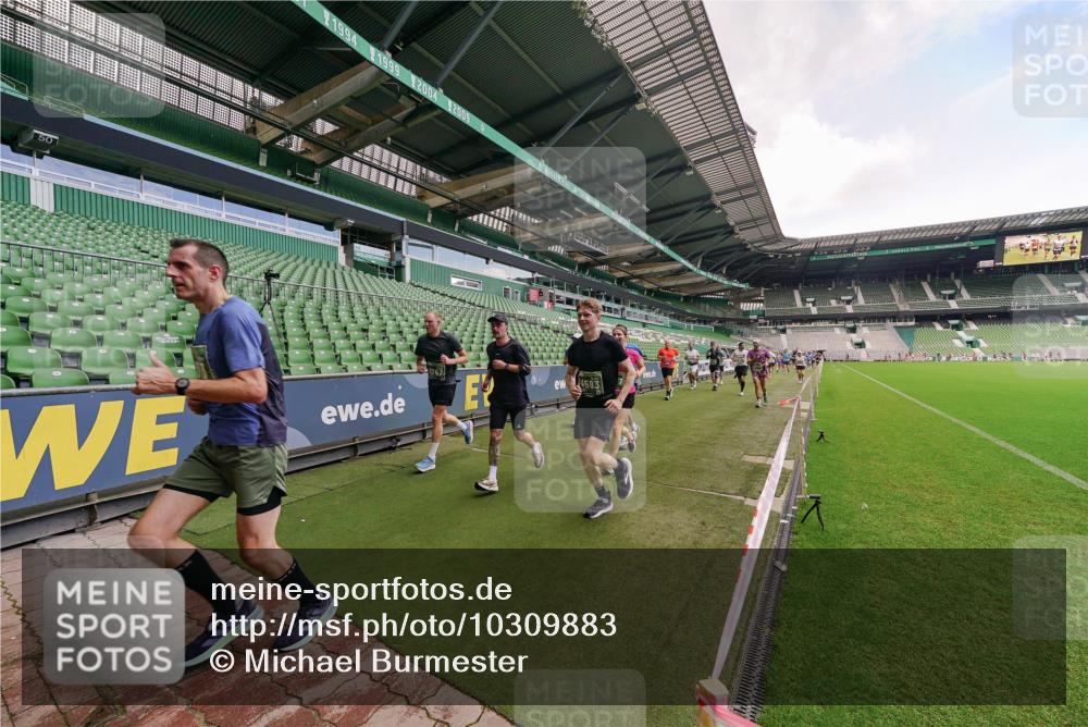 13.09.2026 - 21. swb-Marathon Bremen Michael Burmester http://msf.ph/oto/10309883 13.09.2026 13:06:58 Laufen im Stadion 109, 132, 156, 217, 287, 303, 310, 372, 394, 430, 454, 489, 578, 607, 613, 682, 716, 784, 809, 831, 834, 846, 891, 922, 1083, 1173, 1189, 1205, 1210, 1274, 1322, 1364, 1365, 1369, 1380, 1387, 1437, 1532, 1533, 1545, 1574, 1581, 1600, 1823, 1841, 1848, 1854, 1871, 1909, 1926, 1938, 2070, 2076, 2090, 2219, 2244, 2265, 2275, 2283, 2310, 2318, 2355, 2356, 2393, 2405, 2440, 2464, 2492, 2565, 2699, 2707, 2721, 2731, 2755, 2818, 2902, 2911, 2949, 2960, 3055 meine-sportfotos.de