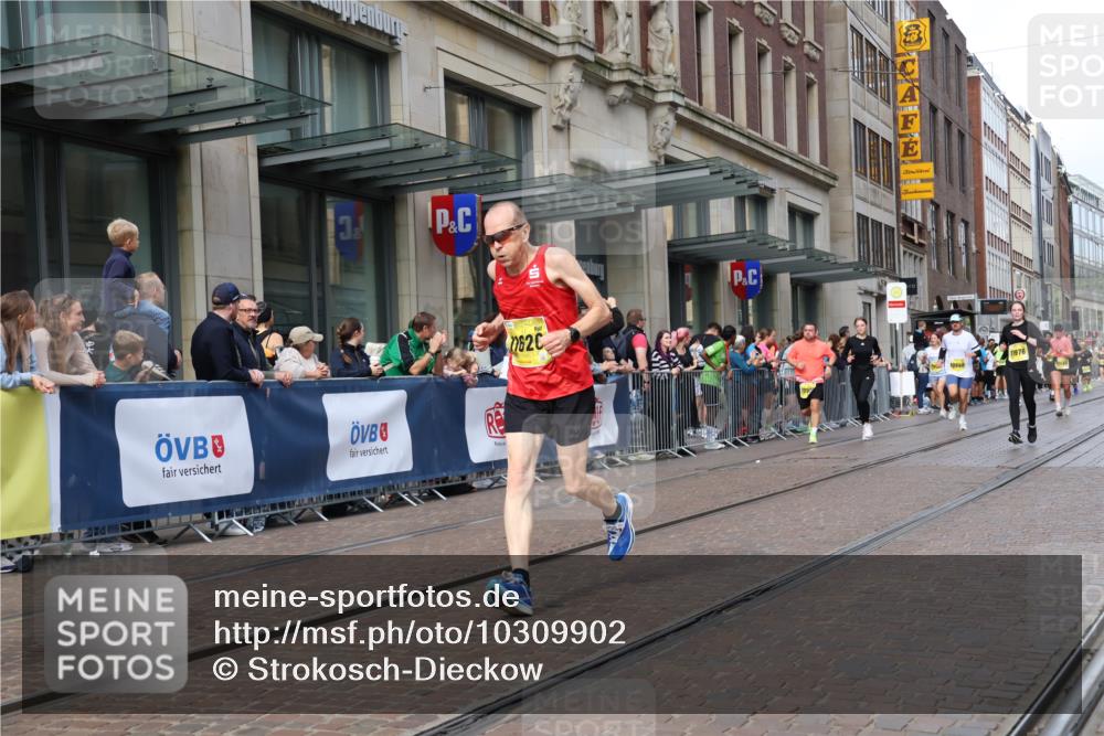 13.09.2026 - 21. swb-Marathon Bremen Strokosch-Dieckow http://msf.ph/oto/10309902 13.09.2026 10:54:52 Ziel 10555, 10646, 11001, 11014, 11466, 11620, 11631, 11860, 11908, 11910, 11976, 12201, 12218, 12549, 10589, 10608, 10646, 10704, 10901, 11040, 11174, 11389, 11569, 11874, 11889, 12038, 12313, 12519, 12800, 13526, 13592 meine-sportfotos.de