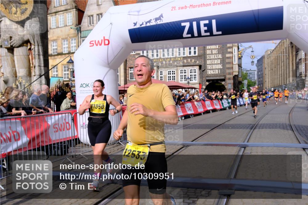 13.09.2026 - 21. swb-Marathon Bremen Tim E. http://msf.ph/oto/10309951 13.09.2026 10:52:51 Ziel 10193, 10339, 10652, 10761, 10812, 10906, 10958, 11002, 11109, 11144, 11350, 11362, 11604, 11605, 11669, 12361, 12399, 12439, 12533 meine-sportfotos.de