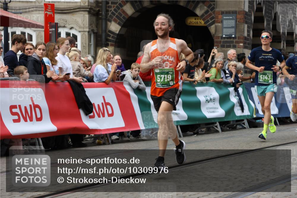 13.09.2026 - 21. swb-Marathon Bremen Strokosch-Dieckow http://msf.ph/oto/10309976 13.09.2026 13:03:37 Ziel 1372, 7206, 7478, 7715, 8028, 1090, 1587, 2889, 5143, 6973, 8096 meine-sportfotos.de