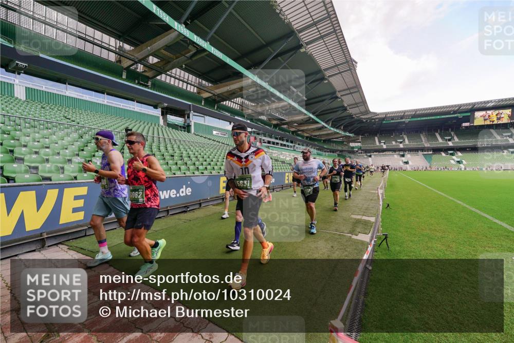 13.09.2026 - 21. swb-Marathon Bremen Michael Burmester http://msf.ph/oto/10310024 13.09.2026 13:07:15 Laufen im Stadion 109, 132, 156, 217, 287, 303, 310, 372, 430, 454, 489, 578, 607, 613, 682, 716, 784, 800, 808, 809, 831, 834, 846, 911, 922, 1083, 1173, 1189, 1205, 1210, 1274, 1322, 1364, 1365, 1369, 1387, 1395, 1437, 1532, 1533, 1545, 1574, 1581, 1600, 1823, 1831, 1841, 1848, 1854, 1871, 1909, 1926, 1938, 2003, 2070, 2076, 2090, 2219, 2275, 2283, 2318, 2355, 2356, 2393, 2405, 2440, 2492, 2565, 2611, 2699, 2707, 2721, 2731, 2755, 2802, 2818, 2831, 2866, 2902, 2911, 2949, 2960, 3055 meine-sportfotos.de