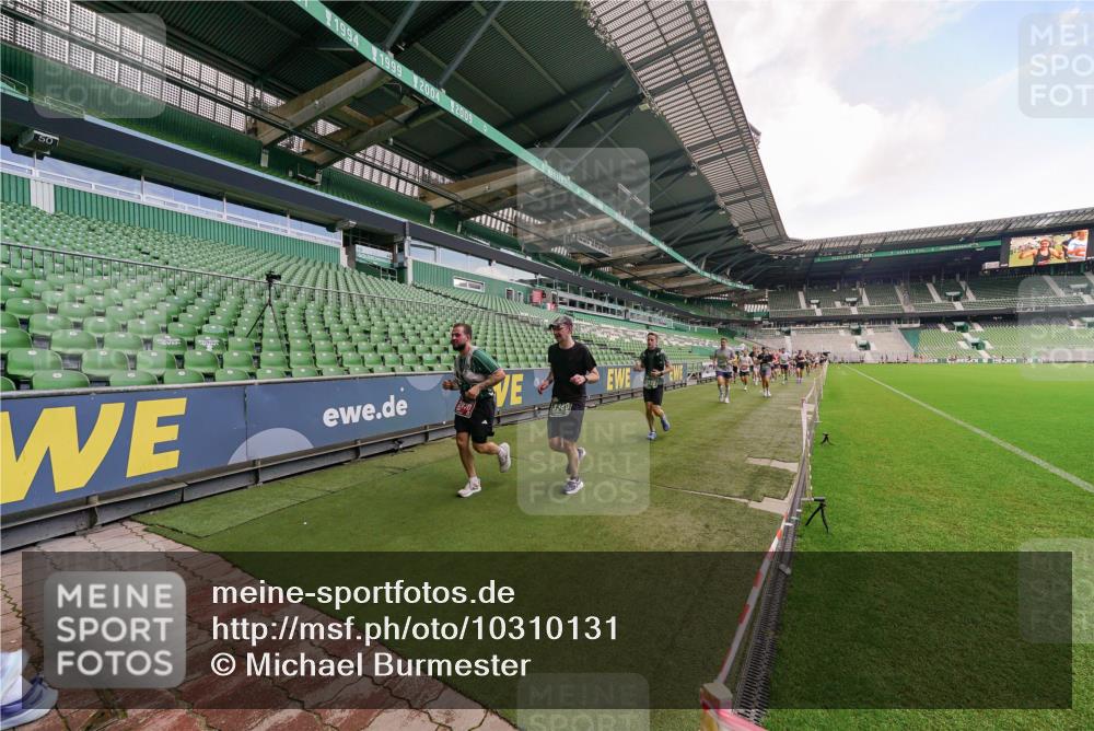 13.09.2026 - 21. swb-Marathon Bremen Michael Burmester http://msf.ph/oto/10310131 13.09.2026 13:07:27 Laufen im Stadion 109, 132, 156, 287, 303, 310, 372, 430, 454, 489, 551, 578, 607, 613, 682, 716, 784, 800, 808, 809, 831, 834, 846, 911, 922, 1083, 1173, 1189, 1205, 1210, 1285, 1322, 1364, 1365, 1369, 1387, 1395, 1437, 1532, 1545, 1574, 1600, 1688, 1823, 1831, 1841, 1848, 1854, 1871, 1909, 1926, 1938, 2003, 2070, 2090, 2215, 2219, 2275, 2283, 2318, 2355, 2356, 2366, 2393, 2405, 2440, 2492, 2565, 2611, 2699, 2707, 2721, 2731, 2755, 2782, 2802, 2818, 2831, 2866, 2902, 2911, 2949, 2960 meine-sportfotos.de