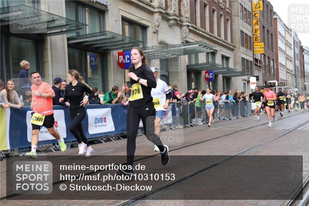 13.09.2026 - 21. swb-Marathon Bremen Strokosch-Dieckow http://msf.ph/oto/10310153 13.09.2026 10:54:56 Ziel 10555, 10725, 11001, 11014, 11466, 11631, 11908, 11910, 12201, 12218, 12258, 12549, 10589, 10608, 10646, 10704, 10901, 11040, 11174, 11569, 11620, 11860, 11874, 11889, 11976, 12313, 12519, 12800, 13526, 13592 meine-sportfotos.de