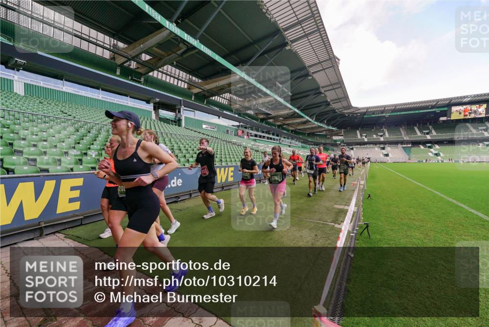 13.09.2026 - 21. swb-Marathon Bremen Michael Burmester http://msf.ph/oto/10310214 13.09.2026 13:07:36 Laufen im Stadion 109, 132, 156, 287, 303, 310, 372, 454, 489, 551, 578, 607, 613, 682, 716, 800, 808, 809, 831, 834, 846, 884, 911, 922, 1083, 1173, 1189, 1205, 1210, 1285, 1322, 1364, 1365, 1369, 1387, 1395, 1437, 1532, 1545, 1574, 1600, 1688, 1823, 1831, 1841, 1848, 1854, 1871, 1909, 1926, 1938, 2003, 2041, 2070, 2090, 2215, 2219, 2229, 2275, 2283, 2318, 2356, 2366, 2405, 2440, 2492, 2565, 2611, 2635, 2699, 2707, 2721, 2727, 2731, 2755, 2782, 2802, 2818, 2831, 2866, 2902, 2911, 2949, 2960 meine-sportfotos.de