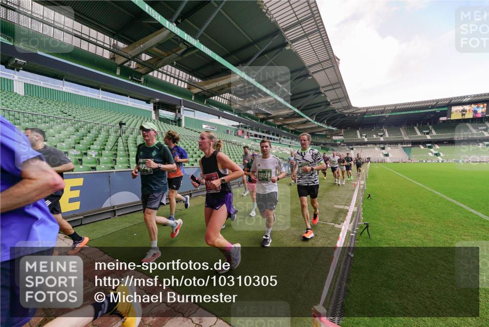 13.09.2026 - 21. swb-Marathon Bremen Michael Burmester http://msf.ph/oto/10310305 13.09.2026 13:07:43 Laufen im Stadion 132, 156, 303, 310, 372, 489, 551, 607, 682, 716, 800, 808, 809, 831, 834, 846, 884, 911, 922, 1083, 1173, 1189, 1205, 1210, 1285, 1289, 1322, 1364, 1365, 1369, 1387, 1395, 1437, 1532, 1545, 1559, 1574, 1600, 1688, 1823, 1831, 1841, 1848, 1854, 1871, 1899, 1909, 1926, 1938, 2003, 2041, 2070, 2090, 2215, 2219, 2229, 2275, 2283, 2318, 2356, 2366, 2405, 2440, 2492, 2565, 2611, 2635, 2699, 2707, 2721, 2727, 2731, 2755, 2782, 2802, 2818, 2831, 2866, 2902, 2911, 2949, 2960 meine-sportfotos.de