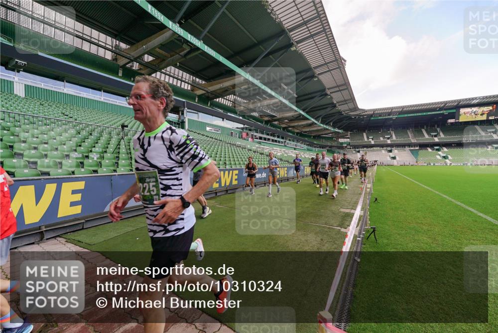 13.09.2026 - 21. swb-Marathon Bremen Michael Burmester http://msf.ph/oto/10310324 13.09.2026 13:07:44 Laufen im Stadion 132, 156, 303, 310, 372, 489, 551, 607, 682, 716, 800, 808, 809, 831, 834, 846, 884, 911, 922, 1083, 1173, 1189, 1205, 1210, 1285, 1289, 1322, 1364, 1365, 1369, 1387, 1395, 1437, 1532, 1545, 1559, 1574, 1600, 1688, 1823, 1831, 1841, 1848, 1854, 1871, 1899, 1909, 1926, 1938, 2003, 2041, 2070, 2090, 2215, 2219, 2229, 2275, 2283, 2318, 2356, 2366, 2405, 2440, 2492, 2565, 2611, 2635, 2699, 2707, 2721, 2727, 2731, 2755, 2782, 2802, 2818, 2831, 2866, 2902, 2911, 2949, 2960 meine-sportfotos.de