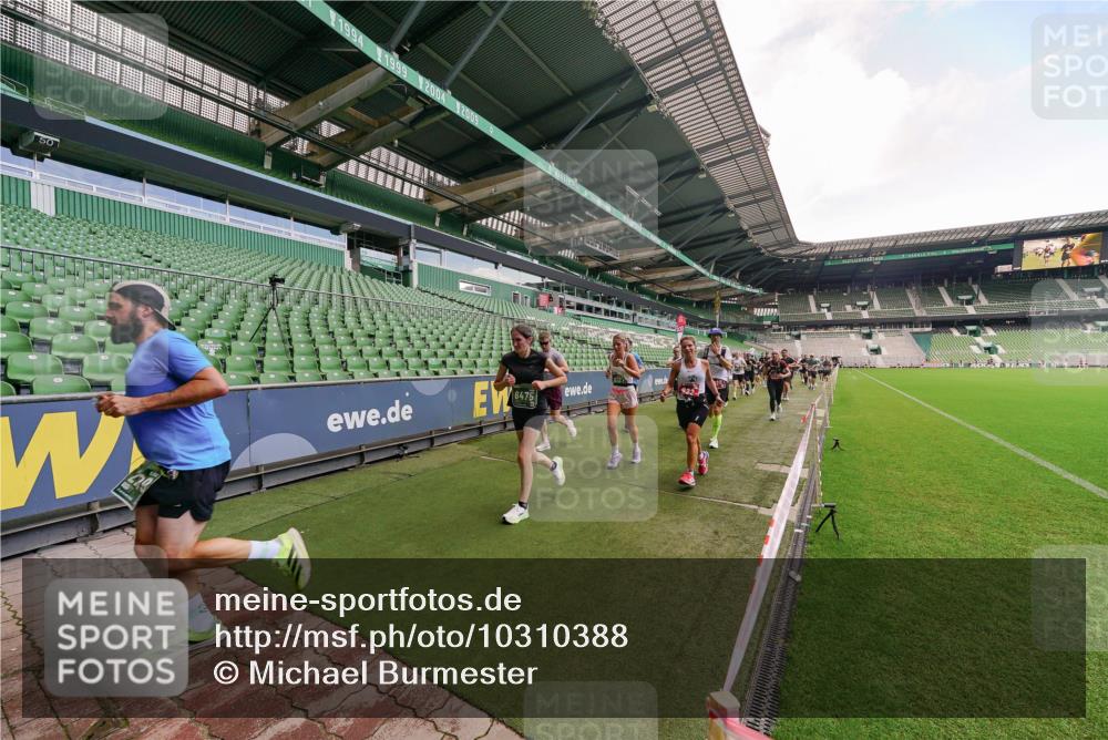 13.09.2026 - 21. swb-Marathon Bremen Michael Burmester http://msf.ph/oto/10310388 13.09.2026 13:07:50 Laufen im Stadion 132, 156, 310, 372, 489, 551, 607, 682, 716, 800, 808, 809, 831, 834, 846, 884, 911, 922, 1083, 1124, 1173, 1189, 1205, 1210, 1285, 1289, 1322, 1364, 1369, 1387, 1395, 1437, 1532, 1545, 1559, 1600, 1688, 1831, 1841, 1848, 1854, 1871, 1899, 1926, 1938, 2003, 2041, 2070, 2090, 2215, 2219, 2229, 2275, 2283, 2318, 2356, 2366, 2405, 2440, 2492, 2565, 2611, 2635, 2699, 2707, 2721, 2727, 2731, 2755, 2782, 2802, 2818, 2831, 2866, 2897, 2902, 2911, 2930, 2949, 2960 meine-sportfotos.de