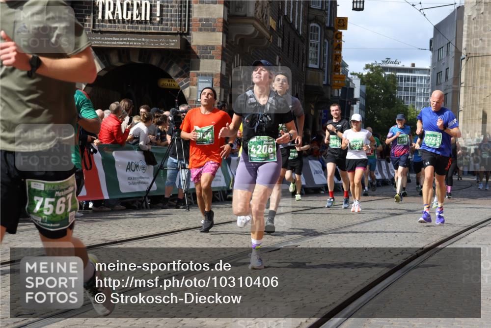 13.09.2026 - 21. swb-Marathon Bremen Strokosch-Dieckow http://msf.ph/oto/10310406 13.09.2026 13:30:36 Ziel 881, 1909, 1938, 2265, 2364, 2900, 4763, 5615, 6225, 6942, 6992, 6994, 7184, 7609, 7821, 7932, 7966, 8090, 8105, 8115, 8169, 8314, 8441, 8494, 9015, 9412, 9529, 800, 834, 1533, 1771, 1841, 1926, 1941, 2369, 2452, 2723, 2985, 4342, 4757, 4920, 5681, 5802, 5822, 5900, 6343, 6523, 7012, 9290, 9653, 9692, 9699, 9767, 13090 meine-sportfotos.de