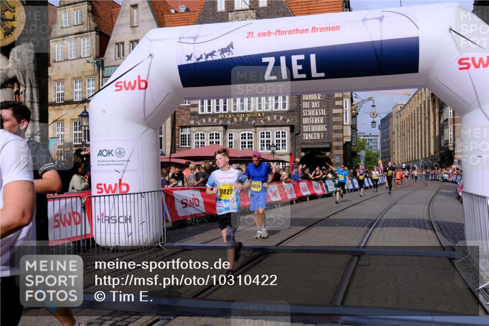 13.09.2026 - 21. swb-Marathon Bremen Tim E. http://msf.ph/oto/10310422 13.09.2026 10:53:04 Ziel 10193, 10304, 10339, 10652, 10734, 10827, 10906, 11002, 11038, 11109, 11144, 11362, 11386, 11597, 12019, 12338, 12399 meine-sportfotos.de