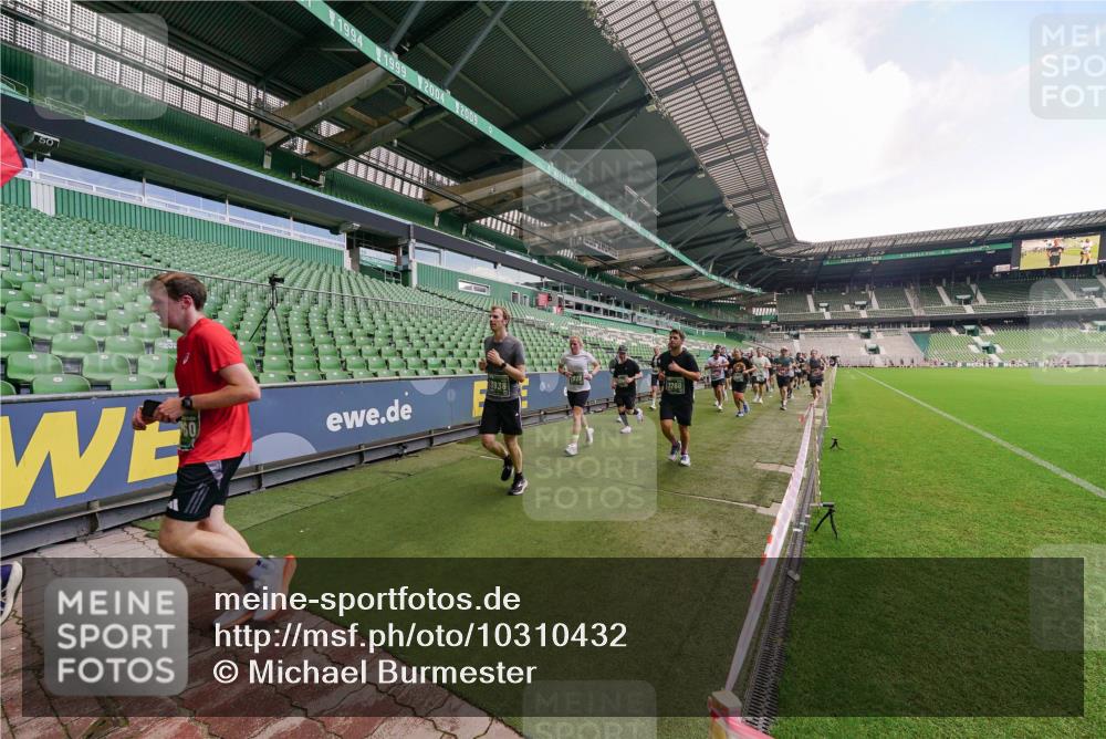 13.09.2026 - 21. swb-Marathon Bremen Michael Burmester http://msf.ph/oto/10310432 13.09.2026 13:07:54 Laufen im Stadion 132, 156, 310, 372, 489, 551, 607, 682, 716, 800, 808, 809, 831, 834, 846, 884, 911, 922, 1083, 1124, 1173, 1189, 1205, 1210, 1285, 1289, 1322, 1364, 1369, 1387, 1395, 1437, 1532, 1545, 1559, 1600, 1688, 1831, 1841, 1848, 1854, 1871, 1899, 1926, 1938, 2003, 2041, 2070, 2090, 2215, 2219, 2229, 2275, 2283, 2318, 2366, 2380, 2405, 2440, 2467, 2492, 2565, 2611, 2635, 2699, 2707, 2721, 2727, 2731, 2755, 2782, 2802, 2818, 2831, 2841, 2866, 2897, 2902, 2911, 2930, 2949, 2960 meine-sportfotos.de