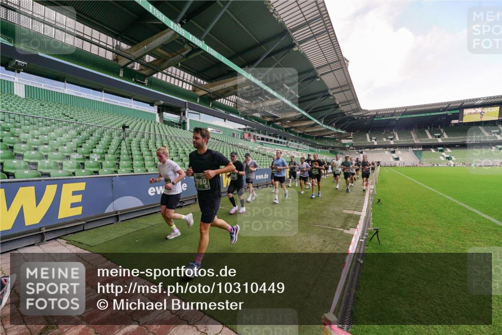 13.09.2026 - 21. swb-Marathon Bremen Michael Burmester http://msf.ph/oto/10310449 13.09.2026 13:07:56 Laufen im Stadion 132, 156, 310, 372, 489, 551, 607, 682, 716, 800, 808, 809, 831, 834, 846, 884, 911, 922, 1083, 1124, 1173, 1189, 1205, 1210, 1285, 1289, 1322, 1364, 1369, 1387, 1395, 1437, 1532, 1545, 1559, 1600, 1688, 1831, 1841, 1848, 1854, 1871, 1899, 1926, 1938, 2003, 2041, 2070, 2090, 2215, 2219, 2229, 2283, 2318, 2366, 2380, 2405, 2440, 2467, 2492, 2565, 2611, 2635, 2699, 2707, 2721, 2727, 2731, 2755, 2782, 2802, 2818, 2831, 2841, 2866, 2897, 2911, 2930, 2949, 2960 meine-sportfotos.de