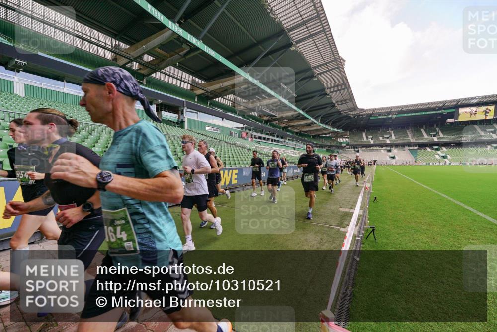 13.09.2026 - 21. swb-Marathon Bremen Michael Burmester http://msf.ph/oto/10310521 13.09.2026 13:08:01 Laufen im Stadion 132, 156, 310, 372, 489, 551, 607, 682, 716, 800, 808, 809, 831, 834, 846, 884, 911, 922, 1025, 1083, 1124, 1173, 1189, 1210, 1285, 1289, 1322, 1364, 1369, 1387, 1395, 1437, 1532, 1545, 1559, 1600, 1688, 1831, 1841, 1854, 1871, 1899, 1926, 1938, 2003, 2041, 2070, 2090, 2215, 2219, 2229, 2283, 2318, 2366, 2380, 2405, 2440, 2467, 2492, 2565, 2611, 2635, 2699, 2707, 2721, 2727, 2731, 2755, 2782, 2802, 2818, 2823, 2831, 2841, 2866, 2897, 2911, 2930, 2949, 2960 meine-sportfotos.de