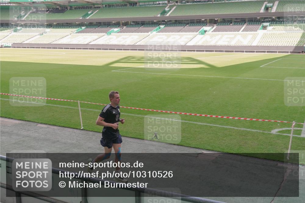 13.09.2026 - 21. swb-Marathon Bremen Michael Burmester http://msf.ph/oto/10310526 13.09.2026 12:45:15 Laufen im Stadion 195, 280, 339, 474, 493, 508, 623, 678, 681, 715, 788, 969, 1017, 1241, 1264, 1277, 1301, 1335, 1372, 1498, 1696, 1770, 1863, 1937, 1975, 2020, 2084, 2098, 2297, 2889, 3092, 3271, 3609, 4110, 4118, 4157, 4328, 4739, 4904, 5092, 5369, 5719, 5996, 6918, 6973, 7015, 7206, 7265, 7336, 7478, 7715, 8028, 8054, 8096, 8319, 8325, 8331, 8756, 8936, 9070, 9129, 9137, 9273, 9306, 9583, 9642, 13063, 13168, 13237, 371, 439, 603, 640, 650, 735, 744, 957, 1336, 1411, 1667, 1822 meine-sportfotos.de