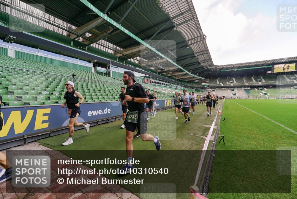 13.09.2026 - 21. swb-Marathon Bremen Michael Burmester http://msf.ph/oto/10310540 13.09.2026 13:08:02 Laufen im Stadion 132, 156, 310, 372, 489, 551, 607, 682, 716, 800, 808, 809, 831, 834, 846, 884, 911, 922, 1025, 1083, 1124, 1173, 1189, 1210, 1285, 1289, 1322, 1364, 1369, 1387, 1395, 1437, 1532, 1545, 1559, 1600, 1688, 1831, 1841, 1854, 1871, 1899, 1926, 1938, 2003, 2041, 2070, 2090, 2215, 2219, 2229, 2283, 2318, 2366, 2380, 2405, 2440, 2467, 2492, 2565, 2611, 2635, 2699, 2707, 2721, 2727, 2731, 2755, 2782, 2802, 2818, 2823, 2831, 2841, 2866, 2897, 2911, 2930, 2949, 2960 meine-sportfotos.de