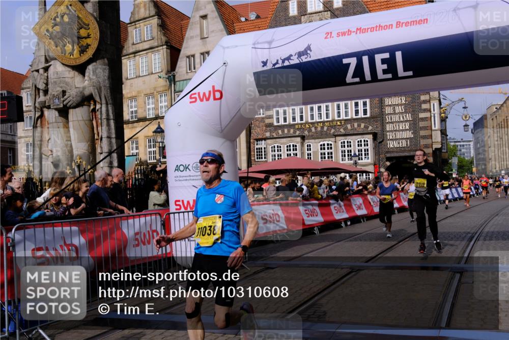 13.09.2026 - 21. swb-Marathon Bremen Tim E. http://msf.ph/oto/10310608 13.09.2026 10:53:08 Ziel 10193, 10304, 10339, 10652, 10734, 10827, 10863, 11002, 11038, 11144, 11238, 11362, 11386, 11597, 11766, 12019, 12338, 12399 meine-sportfotos.de