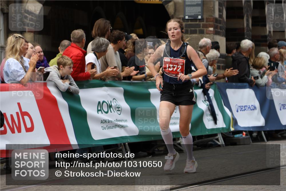 13.09.2026 - 21. swb-Marathon Bremen Strokosch-Dieckow http://msf.ph/oto/10310650 13.09.2026 13:03:50 Ziel 1090, 1372, 1950, 3092, 5024, 5719, 7715, 895, 2094, 2889, 3500, 4236, 9061, 9129, 9544, 9642 meine-sportfotos.de