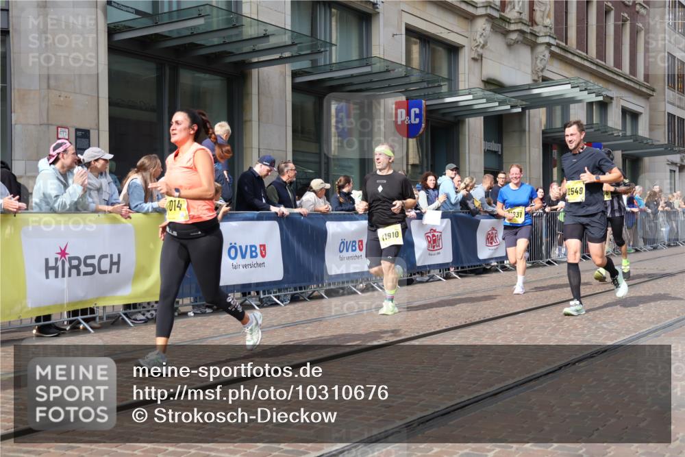 13.09.2026 - 21. swb-Marathon Bremen Strokosch-Dieckow http://msf.ph/oto/10310676 13.09.2026 10:55:09 Ziel 10203, 10256, 10297, 10379, 10529, 10725, 10788, 10881, 11014, 11377, 11414, 11466, 11557, 11748, 11862, 11910, 11941, 11975, 11977, 12030, 12150, 12201, 12218, 12258, 12348, 12549, 10555, 10646, 10901, 11001, 11620, 11631, 11860, 11889, 11908, 11976, 12201, 12313, 13592 meine-sportfotos.de