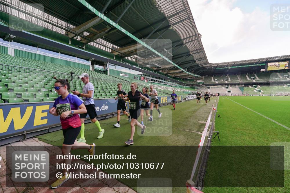 13.09.2026 - 21. swb-Marathon Bremen Michael Burmester http://msf.ph/oto/10310677 13.09.2026 13:08:12 Laufen im Stadion 132, 156, 489, 551, 607, 682, 716, 800, 808, 809, 834, 846, 884, 911, 922, 1025, 1124, 1173, 1189, 1210, 1285, 1289, 1322, 1364, 1369, 1387, 1395, 1398, 1532, 1559, 1600, 1688, 1831, 1841, 1854, 1871, 1899, 1926, 1938, 2003, 2041, 2070, 2090, 2215, 2219, 2229, 2283, 2318, 2366, 2380, 2405, 2413, 2440, 2467, 2492, 2565, 2611, 2635, 2692, 2699, 2721, 2727, 2731, 2755, 2782, 2802, 2818, 2823, 2831, 2841, 2866, 2897, 2911, 2930, 2949, 2960 meine-sportfotos.de