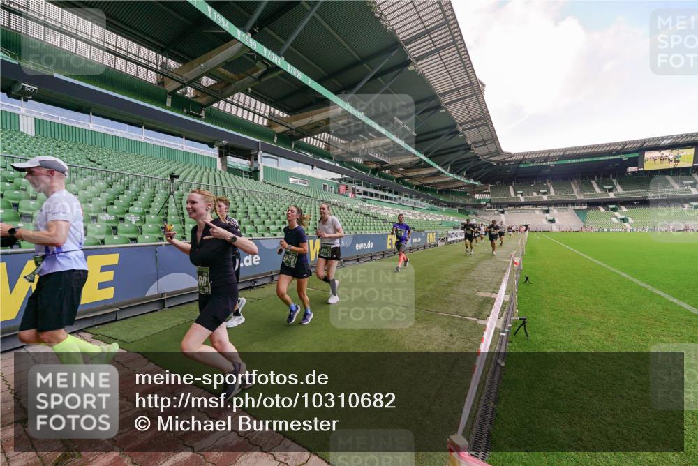13.09.2026 - 21. swb-Marathon Bremen Michael Burmester http://msf.ph/oto/10310682 13.09.2026 13:08:13 Laufen im Stadion 132, 156, 489, 551, 607, 682, 716, 800, 808, 809, 834, 846, 884, 911, 922, 1025, 1124, 1150, 1173, 1189, 1210, 1285, 1289, 1322, 1364, 1369, 1387, 1395, 1398, 1532, 1559, 1600, 1688, 1831, 1841, 1854, 1871, 1880, 1899, 1926, 1938, 2003, 2041, 2070, 2090, 2215, 2219, 2229, 2283, 2318, 2366, 2380, 2405, 2413, 2440, 2467, 2492, 2565, 2611, 2635, 2692, 2699, 2721, 2727, 2731, 2755, 2782, 2802, 2818, 2823, 2831, 2841, 2866, 2897, 2911, 2930, 2949, 2960 meine-sportfotos.de