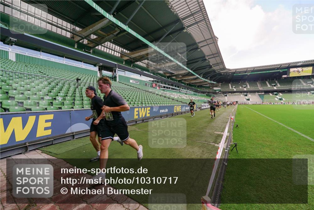 13.09.2026 - 21. swb-Marathon Bremen Michael Burmester http://msf.ph/oto/10310717 13.09.2026 13:08:17 Laufen im Stadion 132, 156, 489, 551, 607, 625, 682, 716, 800, 808, 809, 834, 846, 884, 911, 922, 1025, 1124, 1150, 1173, 1189, 1210, 1285, 1289, 1322, 1364, 1369, 1387, 1395, 1398, 1532, 1559, 1600, 1688, 1831, 1841, 1854, 1871, 1880, 1899, 1926, 1938, 2003, 2041, 2070, 2090, 2215, 2219, 2229, 2283, 2318, 2366, 2380, 2405, 2413, 2429, 2440, 2467, 2492, 2565, 2611, 2635, 2692, 2699, 2721, 2727, 2731, 2755, 2782, 2802, 2818, 2823, 2831, 2841, 2866, 2897, 2911, 2930, 2949, 2960 meine-sportfotos.de