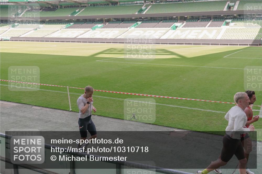 13.09.2026 - 21. swb-Marathon Bremen Michael Burmester http://msf.ph/oto/10310718 13.09.2026 12:45:30 Laufen im Stadion 195, 280, 339, 474, 493, 508, 567, 678, 681, 697, 715, 788, 1017, 1034, 1181, 1241, 1264, 1277, 1301, 1335, 1498, 1696, 1863, 1937, 1975, 2020, 2084, 2098, 2297, 2889, 3092, 3271, 3609, 4110, 4118, 4157, 4328, 5092, 5719, 5996, 6918, 6973, 7015, 7206, 7265, 7336, 7478, 7715, 8028, 8054, 8096, 8319, 8325, 8331, 8670, 8701, 8756, 8936, 9070, 9129, 9137, 9273, 9306, 9495, 9583, 9642, 13063, 13168, 13237, 439, 650, 957, 1336, 1411, 1667, 1822 meine-sportfotos.de