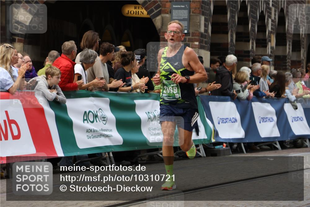 13.09.2026 - 21. swb-Marathon Bremen Strokosch-Dieckow http://msf.ph/oto/10310721 13.09.2026 13:03:51 Ziel 1090, 1372, 1950, 3092, 5024, 5143, 5719, 6973, 7715, 895, 2094, 2889, 3500, 4236, 9061, 9129, 9544, 9642 meine-sportfotos.de