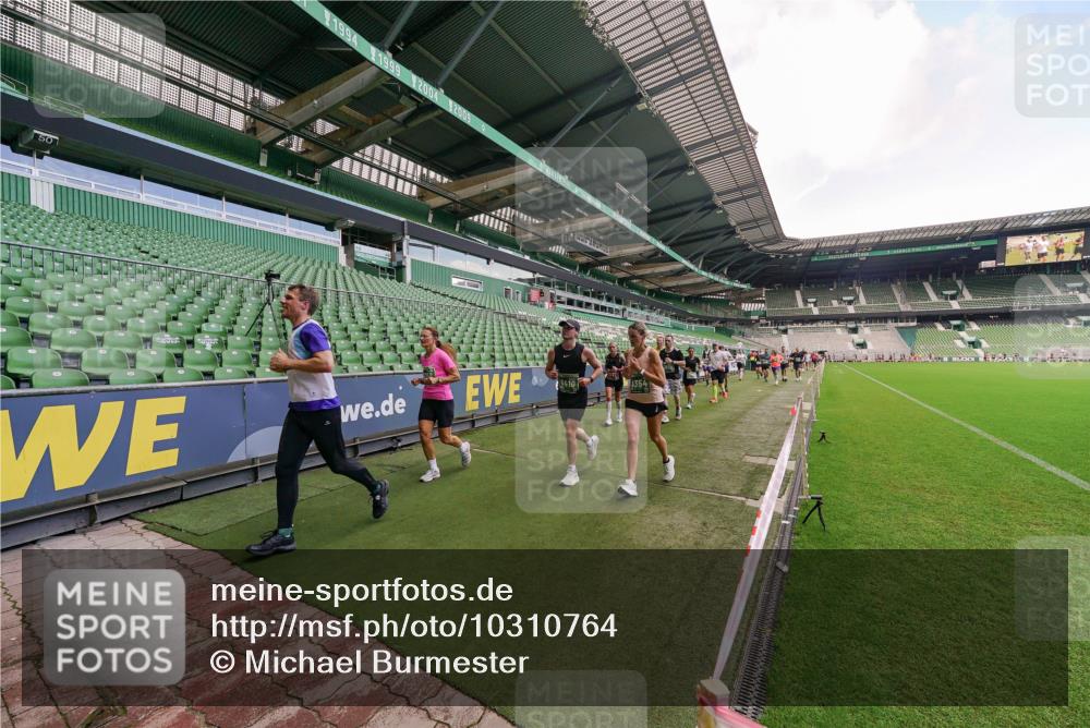 13.09.2026 - 21. swb-Marathon Bremen Michael Burmester http://msf.ph/oto/10310764 13.09.2026 13:08:25 Laufen im Stadion 132, 156, 489, 549, 551, 607, 625, 682, 716, 800, 808, 809, 834, 846, 884, 911, 922, 1025, 1124, 1150, 1173, 1189, 1210, 1285, 1289, 1322, 1364, 1387, 1395, 1398, 1532, 1559, 1600, 1688, 1831, 1841, 1854, 1871, 1880, 1899, 1926, 1938, 2003, 2041, 2070, 2215, 2219, 2229, 2243, 2283, 2318, 2366, 2380, 2405, 2413, 2429, 2441, 2467, 2492, 2565, 2611, 2635, 2692, 2699, 2721, 2727, 2731, 2755, 2782, 2802, 2818, 2823, 2831, 2841, 2866, 2897, 2911, 2930, 2941, 2949, 2960, 3327 meine-sportfotos.de