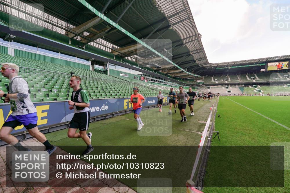 13.09.2026 - 21. swb-Marathon Bremen Michael Burmester http://msf.ph/oto/10310823 13.09.2026 13:08:31 Laufen im Stadion 132, 156, 383, 489, 549, 551, 563, 607, 625, 682, 800, 808, 809, 813, 834, 846, 884, 911, 1025, 1072, 1124, 1150, 1173, 1189, 1210, 1285, 1289, 1322, 1364, 1387, 1395, 1398, 1532, 1559, 1600, 1688, 1831, 1841, 1854, 1880, 1899, 1926, 2003, 2041, 2070, 2208, 2215, 2219, 2229, 2243, 2283, 2318, 2366, 2380, 2405, 2413, 2429, 2441, 2467, 2492, 2565, 2611, 2635, 2692, 2727, 2731, 2755, 2782, 2802, 2823, 2831, 2841, 2866, 2897, 2911, 2930, 2931, 2941, 2949, 2960, 3327, 3437 meine-sportfotos.de