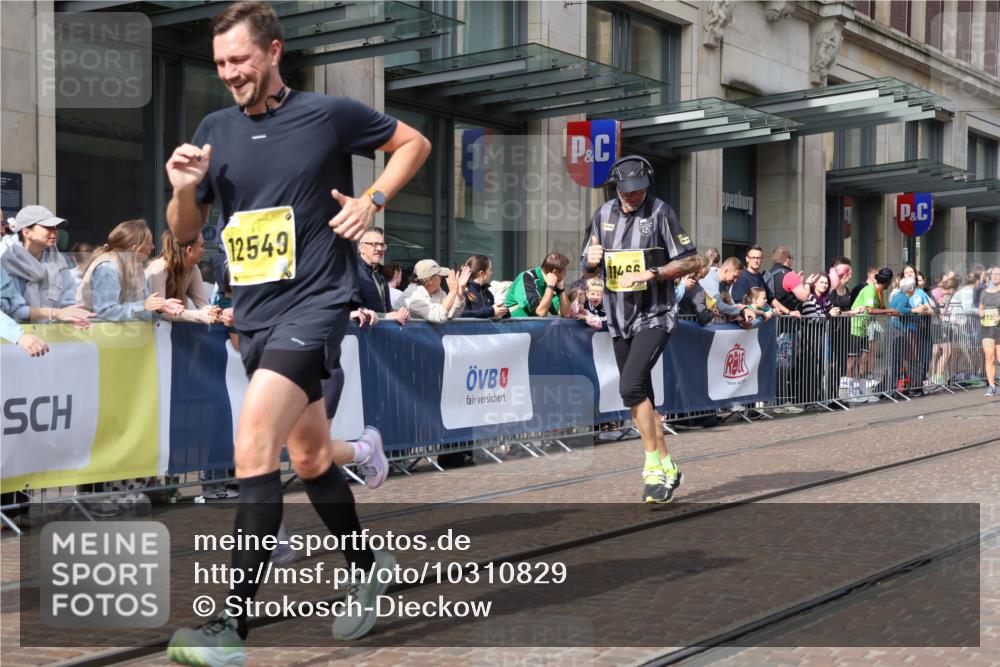 13.09.2026 - 21. swb-Marathon Bremen Strokosch-Dieckow http://msf.ph/oto/10310829 13.09.2026 10:55:11 Ziel 10203, 10256, 10297, 10379, 10423, 10529, 10725, 10788, 10809, 10881, 11377, 11414, 11466, 11557, 11748, 11862, 11910, 11941, 11975, 11977, 12030, 12125, 12150, 12188, 12218, 12258, 12348, 10555, 10646, 10901, 11001, 11014, 11620, 11631, 11860, 11889, 11908, 11910, 11976, 12201, 12313, 12549, 13592 meine-sportfotos.de