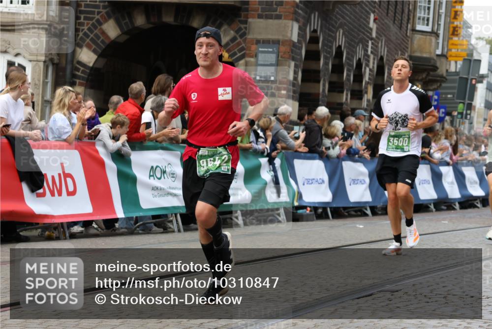 13.09.2026 - 21. swb-Marathon Bremen Strokosch-Dieckow http://msf.ph/oto/10310847 13.09.2026 13:03:54 Ziel 1090, 1372, 1950, 3092, 5024, 5143, 5719, 6973, 7715, 895, 2094, 3500, 4236, 9061, 9129, 9544 meine-sportfotos.de