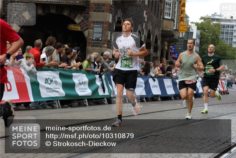 13.09.2026 - 21. swb-Marathon Bremen Strokosch-Dieckow http://msf.ph/oto/10310879 13.09.2026 13:03:54 Ziel 1090, 1372, 1950, 3092, 5024, 5143, 5719, 6973, 7715, 895, 2094, 3500, 4236, 9061, 9129, 9544 meine-sportfotos.de