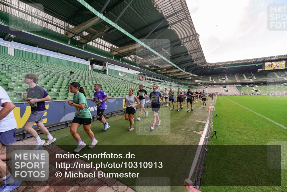 13.09.2026 - 21. swb-Marathon Bremen Michael Burmester http://msf.ph/oto/10310913 13.09.2026 13:08:42 Laufen im Stadion 383, 489, 532, 549, 551, 563, 607, 625, 682, 800, 808, 809, 813, 846, 884, 898, 911, 1025, 1072, 1124, 1150, 1173, 1189, 1210, 1285, 1289, 1322, 1364, 1387, 1395, 1398, 1532, 1559, 1600, 1688, 1831, 1841, 1854, 1880, 1899, 2003, 2041, 2070, 2208, 2215, 2229, 2243, 2283, 2366, 2380, 2405, 2413, 2429, 2441, 2467, 2492, 2565, 2611, 2635, 2692, 2727, 2731, 2755, 2782, 2802, 2823, 2831, 2841, 2866, 2897, 2930, 2931, 2941, 2949, 3327, 3437, 3707, 3857 meine-sportfotos.de