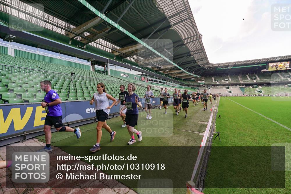 13.09.2026 - 21. swb-Marathon Bremen Michael Burmester http://msf.ph/oto/10310918 13.09.2026 13:08:42 Laufen im Stadion 383, 489, 532, 549, 551, 563, 607, 625, 682, 800, 808, 809, 813, 846, 884, 898, 911, 1025, 1072, 1124, 1150, 1173, 1189, 1210, 1285, 1289, 1322, 1364, 1387, 1395, 1398, 1532, 1559, 1600, 1688, 1831, 1841, 1854, 1880, 1899, 2003, 2041, 2070, 2208, 2215, 2229, 2243, 2283, 2366, 2380, 2405, 2413, 2429, 2441, 2467, 2492, 2565, 2611, 2635, 2692, 2727, 2731, 2755, 2782, 2802, 2823, 2831, 2841, 2866, 2897, 2930, 2931, 2941, 2949, 3327, 3437, 3707, 3857 meine-sportfotos.de