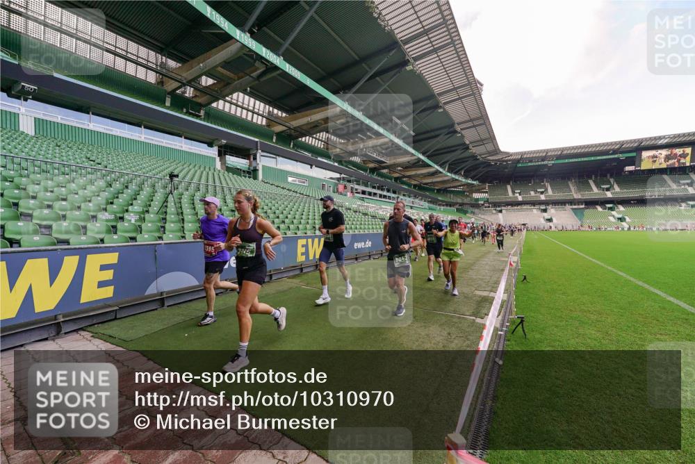 13.09.2026 - 21. swb-Marathon Bremen Michael Burmester http://msf.ph/oto/10310970 13.09.2026 13:08:47 Laufen im Stadion 383, 391, 489, 532, 549, 551, 563, 607, 625, 682, 800, 808, 809, 813, 846, 884, 898, 911, 1025, 1072, 1124, 1150, 1173, 1210, 1285, 1289, 1322, 1364, 1387, 1395, 1398, 1532, 1559, 1600, 1688, 1831, 1841, 1854, 1880, 1899, 2003, 2041, 2208, 2215, 2229, 2243, 2283, 2366, 2380, 2405, 2413, 2429, 2441, 2467, 2471, 2492, 2565, 2611, 2635, 2692, 2727, 2755, 2782, 2802, 2823, 2831, 2841, 2866, 2897, 2930, 2931, 2941, 2949, 3316, 3327, 3333, 3437, 3707, 3857 meine-sportfotos.de