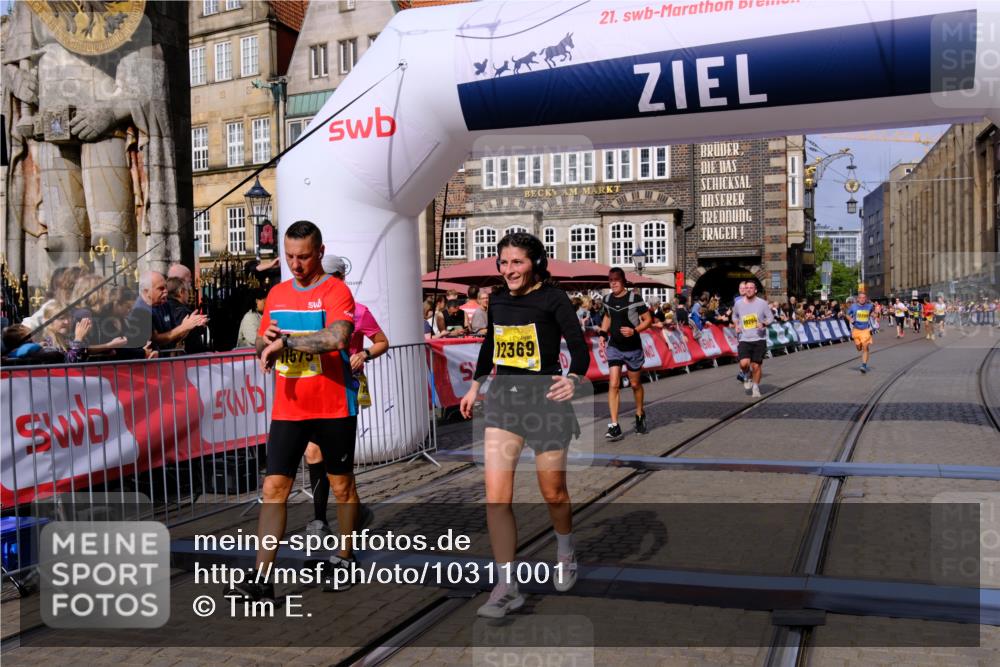 13.09.2026 - 21. swb-Marathon Bremen Tim E. http://msf.ph/oto/10311001 13.09.2026 10:53:19 Ziel 10284, 10304, 10714, 10863, 11038, 11238, 11282, 11386, 11575, 11766, 12019, 12369, 12398 meine-sportfotos.de